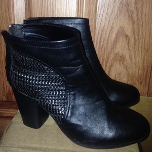Black Ankle Boots Size 7.5 by Qupid